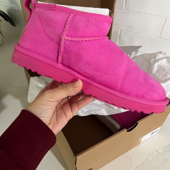 Uggs pink size 8 - Picture 6 of 8